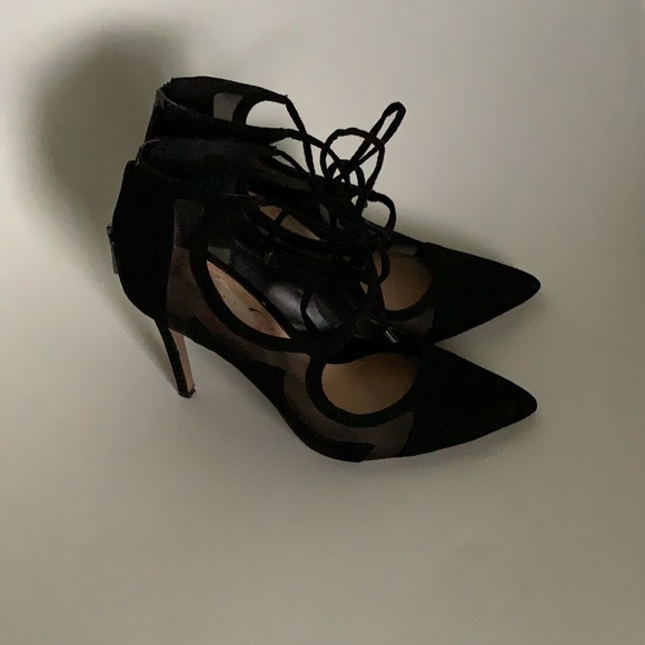 Black heels - Picture 3 of 6